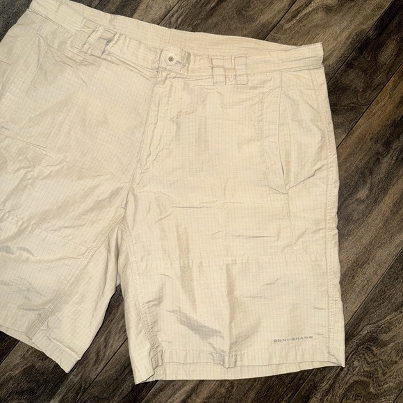 Columbia Omni Shade Shorts Mens 38 Beige Cargo Performance Fishing Gear Outdoor - Picture 2 of 6